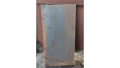 лист стальной рифленый чечевица 2,5 мм Ст3пс купить в Саратове