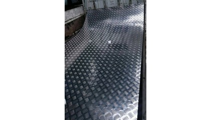 Лист нержавеющий рифленый квинтет 1,5 мм AISI 304 фото лист нержавеющий рифленый квинтет 1,5 мм AISI 304 купить в Саратове