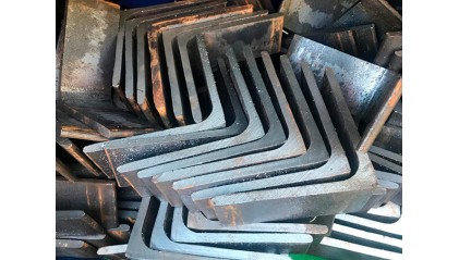 уголок стальной гнутый равнополочный 40x40x3 мм 09Г2С купить в Саратове